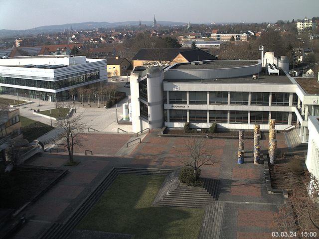 Foto der Webcam: Verwaltungsgeb&auml;ude, Innenhof mit Audimax, H&ouml;rsaal-Geb&auml;ude 1