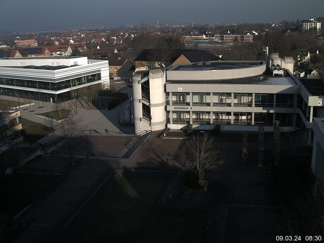 Foto der Webcam: Verwaltungsgeb&auml;ude, Innenhof mit Audimax, H&ouml;rsaal-Geb&auml;ude 1