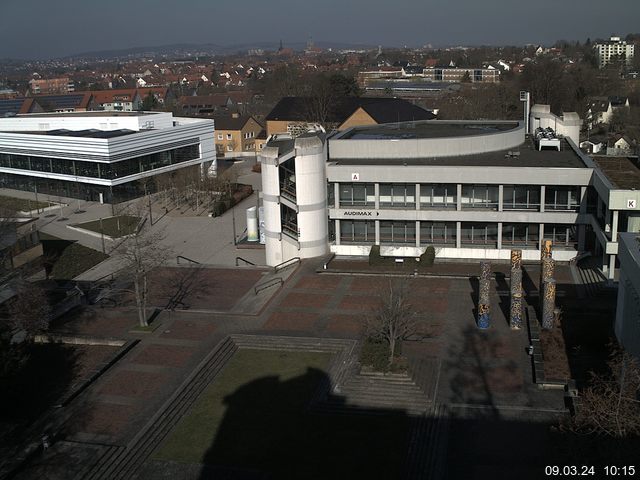 Foto der Webcam: Verwaltungsgeb&auml;ude, Innenhof mit Audimax, H&ouml;rsaal-Geb&auml;ude 1