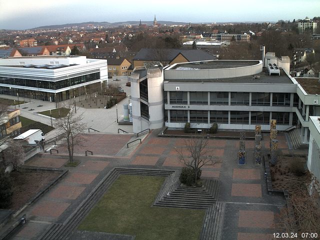 Foto der Webcam: Verwaltungsgeb&auml;ude, Innenhof mit Audimax, H&ouml;rsaal-Geb&auml;ude 1