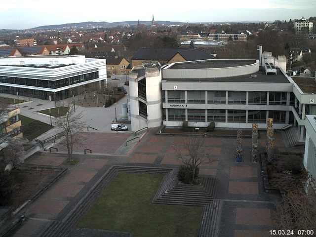Foto der Webcam: Verwaltungsgeb&auml;ude, Innenhof mit Audimax, H&ouml;rsaal-Geb&auml;ude 1