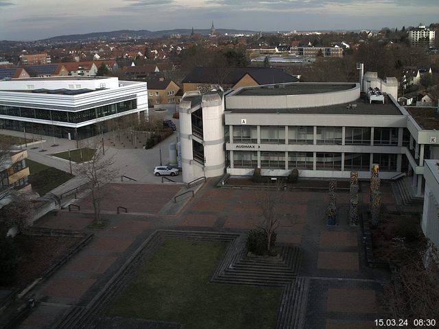 Foto der Webcam: Verwaltungsgeb&auml;ude, Innenhof mit Audimax, H&ouml;rsaal-Geb&auml;ude 1