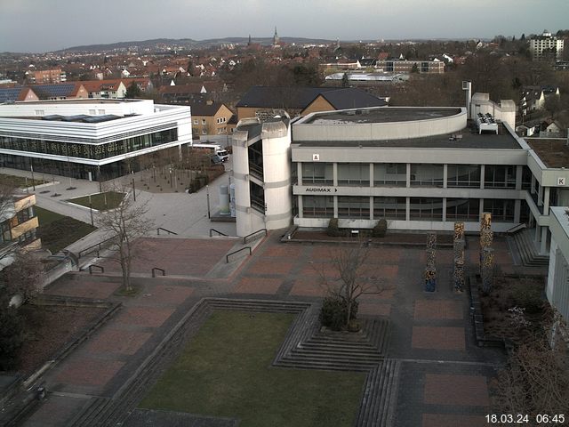 Foto der Webcam: Verwaltungsgeb&auml;ude, Innenhof mit Audimax, H&ouml;rsaal-Geb&auml;ude 1