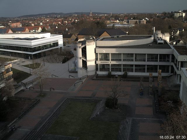Foto der Webcam: Verwaltungsgeb&auml;ude, Innenhof mit Audimax, H&ouml;rsaal-Geb&auml;ude 1