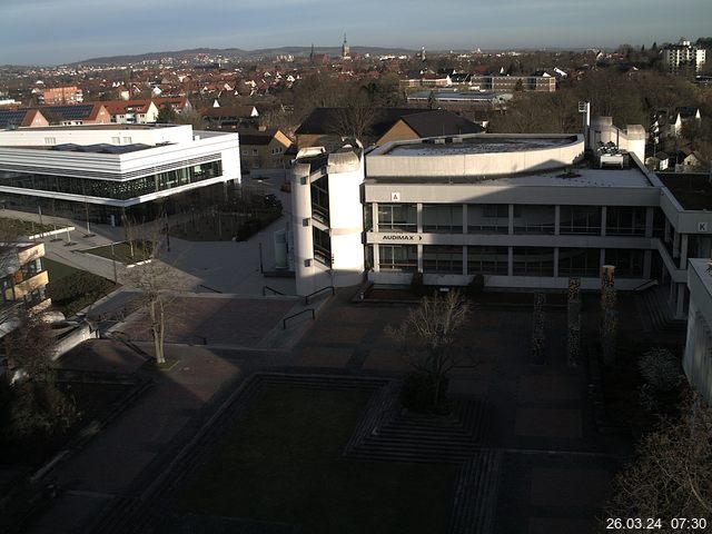Foto der Webcam: Verwaltungsgeb&auml;ude, Innenhof mit Audimax, H&ouml;rsaal-Geb&auml;ude 1