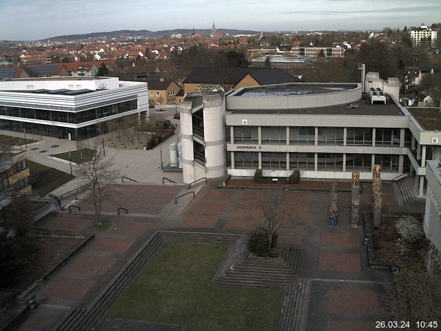 Foto der Webcam: Verwaltungsgeb&auml;ude, Innenhof mit Audimax, H&ouml;rsaal-Geb&auml;ude 1