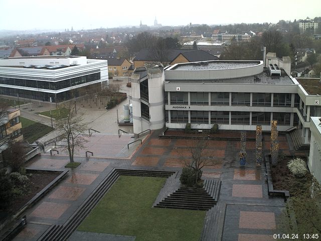 Foto der Webcam: Verwaltungsgebäude, Innenhof mit Audimax, Hörsaal-Gebäude 1