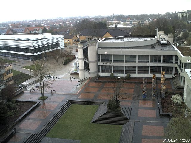 Foto der Webcam: Verwaltungsgebäude, Innenhof mit Audimax, Hörsaal-Gebäude 1