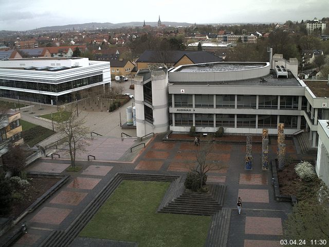 Foto der Webcam: Verwaltungsgebäude, Innenhof mit Audimax, Hörsaal-Gebäude 1