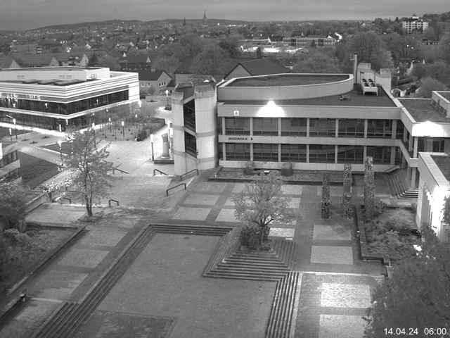 Foto der Webcam: Verwaltungsgebäude, Innenhof mit Audimax, Hörsaal-Gebäude 1