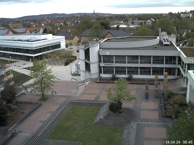 Foto der Webcam: Verwaltungsgebäude, Innenhof mit Audimax, Hörsaal-Gebäude 1