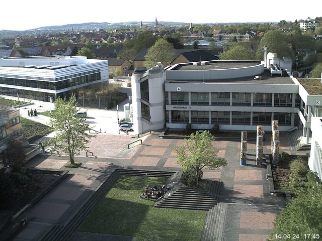 Foto der Webcam: Verwaltungsgebäude, Innenhof mit Audimax, Hörsaal-Gebäude 1