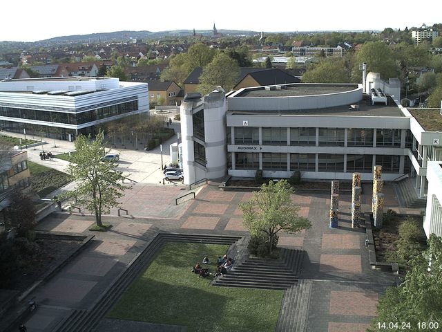 Foto der Webcam: Verwaltungsgebäude, Innenhof mit Audimax, Hörsaal-Gebäude 1