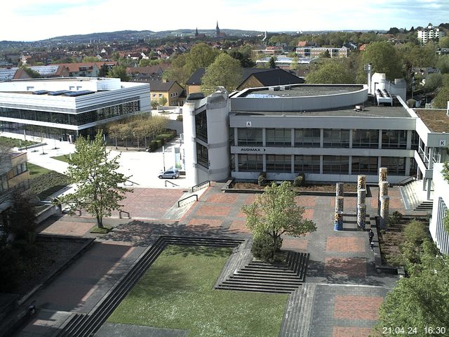 Foto der Webcam: Verwaltungsgebäude, Innenhof mit Audimax, Hörsaal-Gebäude 1