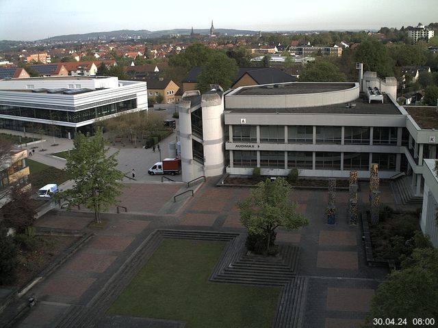 Foto der Webcam: Verwaltungsgebäude, Innenhof mit Audimax, Hörsaal-Gebäude 1