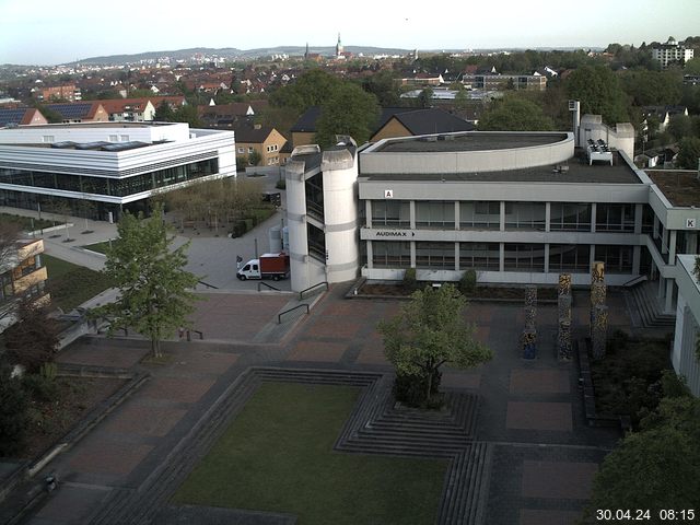 Foto der Webcam: Verwaltungsgebäude, Innenhof mit Audimax, Hörsaal-Gebäude 1