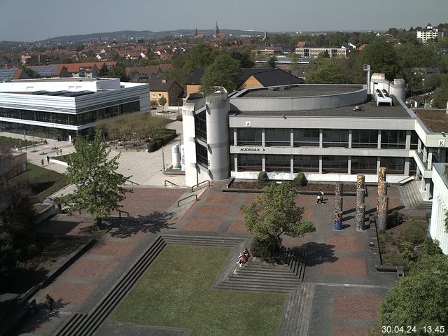 Foto der Webcam: Verwaltungsgebäude, Innenhof mit Audimax, Hörsaal-Gebäude 1