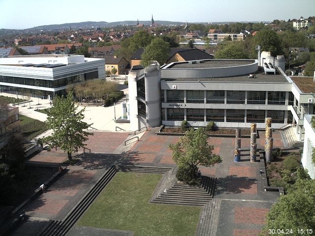 Foto der Webcam: Verwaltungsgebäude, Innenhof mit Audimax, Hörsaal-Gebäude 1