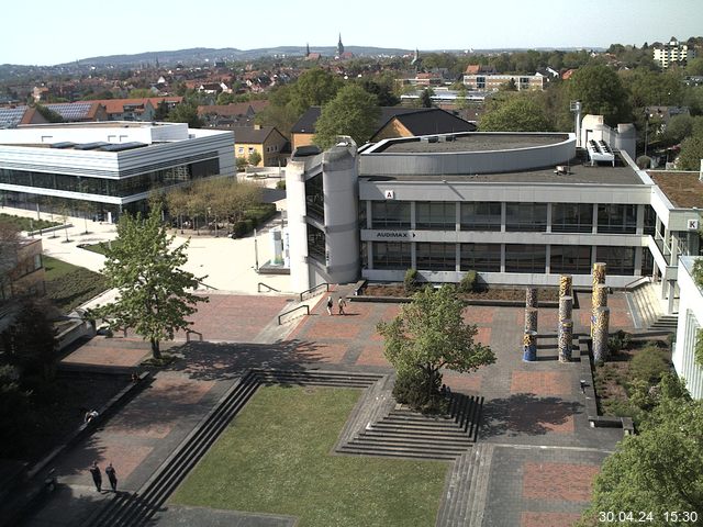 Foto der Webcam: Verwaltungsgebäude, Innenhof mit Audimax, Hörsaal-Gebäude 1