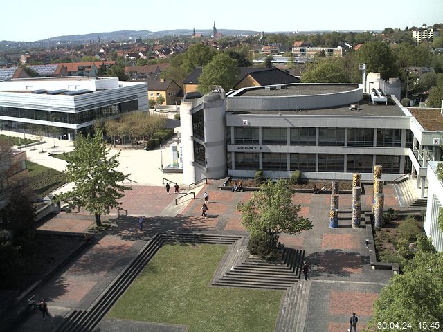 Foto der Webcam: Verwaltungsgebäude, Innenhof mit Audimax, Hörsaal-Gebäude 1