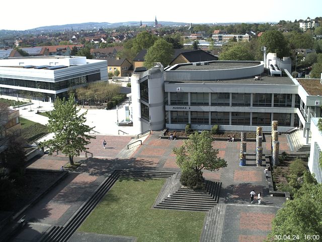 Foto der Webcam: Verwaltungsgebäude, Innenhof mit Audimax, Hörsaal-Gebäude 1