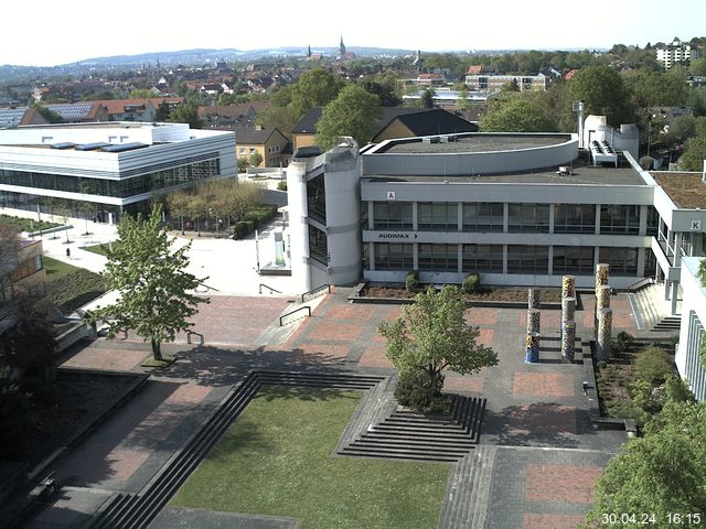 Foto der Webcam: Verwaltungsgebäude, Innenhof mit Audimax, Hörsaal-Gebäude 1