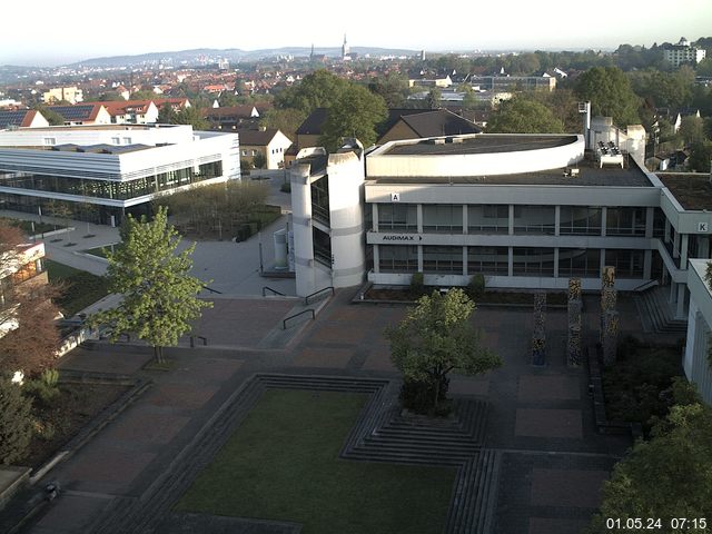 Foto der Webcam: Verwaltungsgebäude, Innenhof mit Audimax, Hörsaal-Gebäude 1