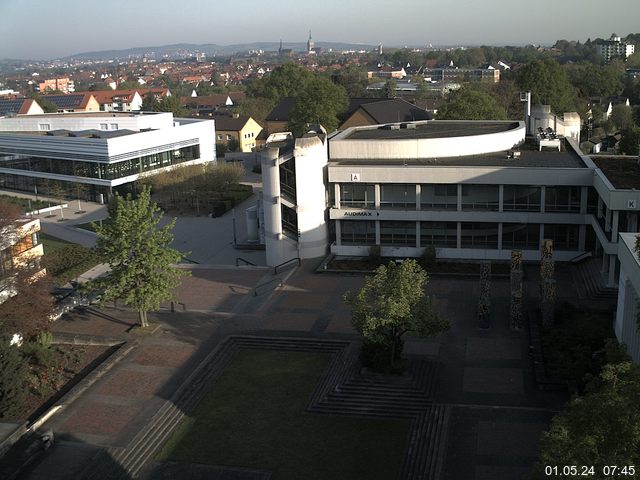 Foto der Webcam: Verwaltungsgeb&auml;ude, Innenhof mit Audimax, H&ouml;rsaal-Geb&auml;ude 1
