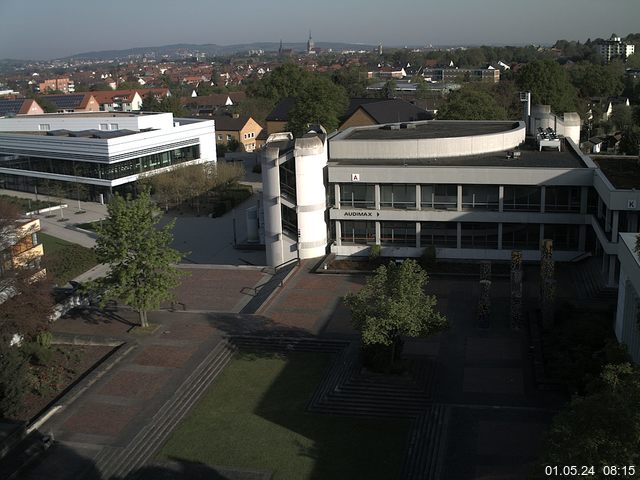 Foto der Webcam: Verwaltungsgebäude, Innenhof mit Audimax, Hörsaal-Gebäude 1