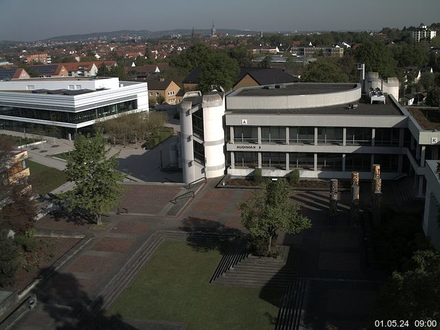 Foto der Webcam: Verwaltungsgebäude, Innenhof mit Audimax, Hörsaal-Gebäude 1