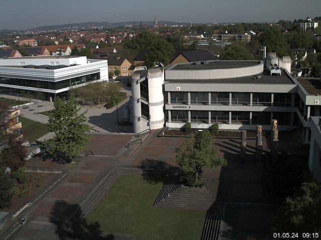 Foto der Webcam: Verwaltungsgebäude, Innenhof mit Audimax, Hörsaal-Gebäude 1