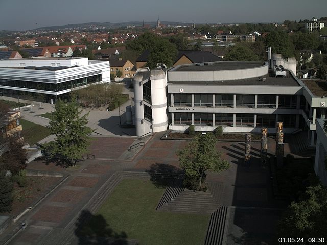 Foto der Webcam: Verwaltungsgebäude, Innenhof mit Audimax, Hörsaal-Gebäude 1