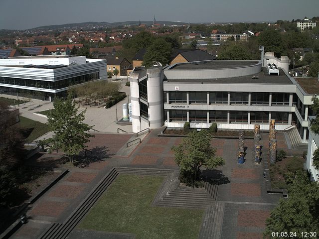 Foto der Webcam: Verwaltungsgebäude, Innenhof mit Audimax, Hörsaal-Gebäude 1