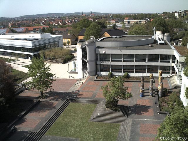 Foto der Webcam: Verwaltungsgebäude, Innenhof mit Audimax, Hörsaal-Gebäude 1