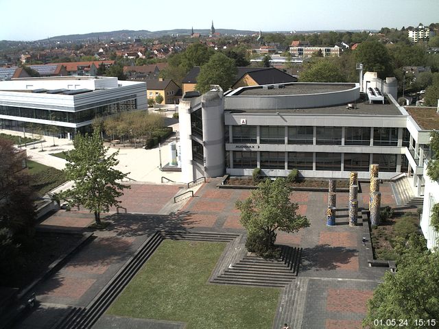 Foto der Webcam: Verwaltungsgebäude, Innenhof mit Audimax, Hörsaal-Gebäude 1