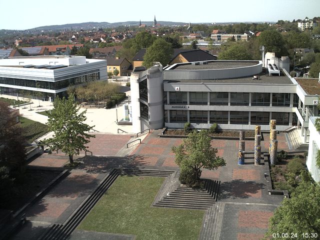 Foto der Webcam: Verwaltungsgebäude, Innenhof mit Audimax, Hörsaal-Gebäude 1