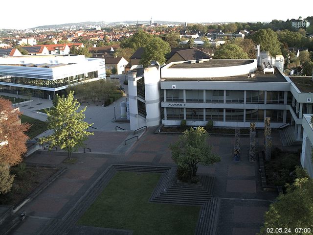 Foto der Webcam: Verwaltungsgebäude, Innenhof mit Audimax, Hörsaal-Gebäude 1