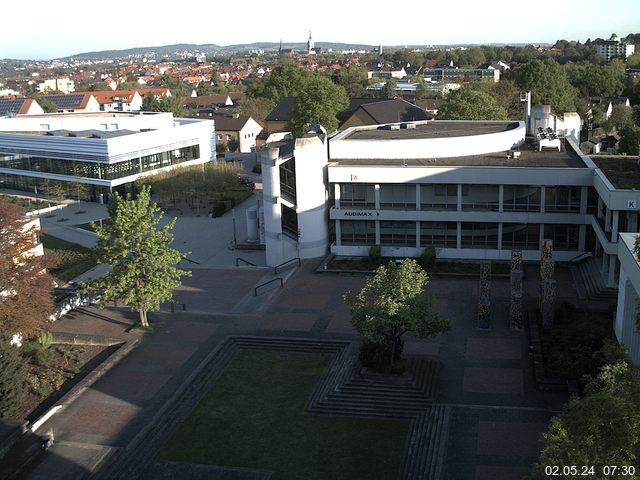 Foto der Webcam: Verwaltungsgebäude, Innenhof mit Audimax, Hörsaal-Gebäude 1