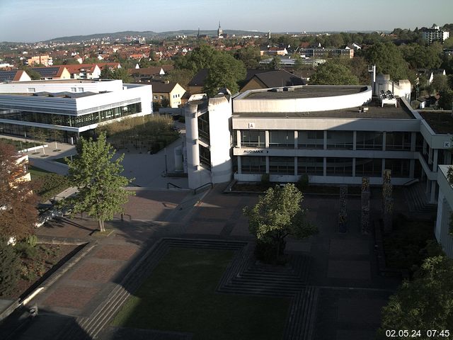 Foto der Webcam: Verwaltungsgebäude, Innenhof mit Audimax, Hörsaal-Gebäude 1