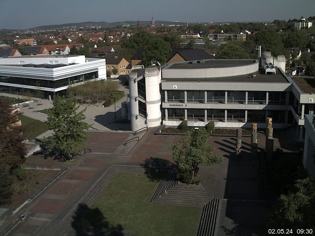 Foto der Webcam: Verwaltungsgebäude, Innenhof mit Audimax, Hörsaal-Gebäude 1