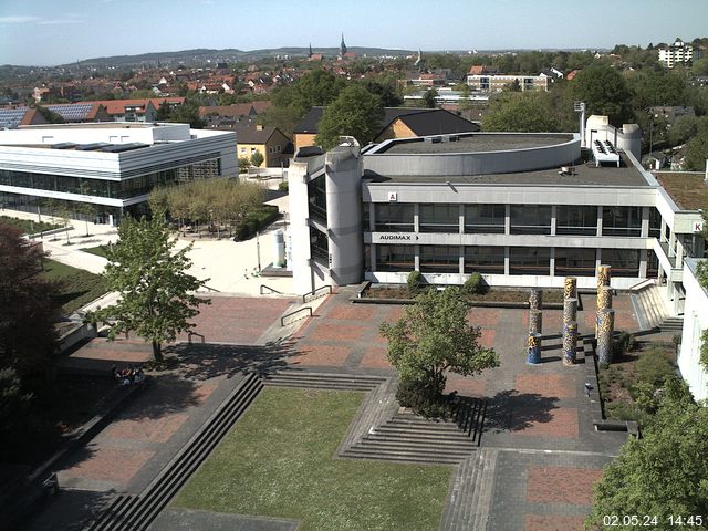 Foto der Webcam: Verwaltungsgebäude, Innenhof mit Audimax, Hörsaal-Gebäude 1