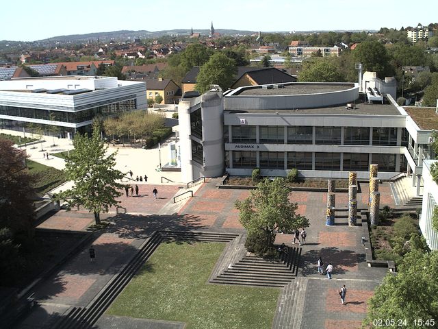 Foto der Webcam: Verwaltungsgebäude, Innenhof mit Audimax, Hörsaal-Gebäude 1