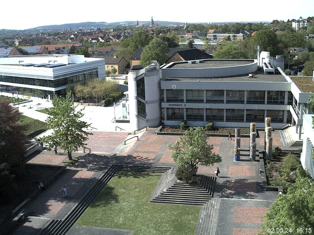 Foto der Webcam: Verwaltungsgebäude, Innenhof mit Audimax, Hörsaal-Gebäude 1