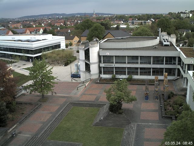 Foto der Webcam: Verwaltungsgebäude, Innenhof mit Audimax, Hörsaal-Gebäude 1