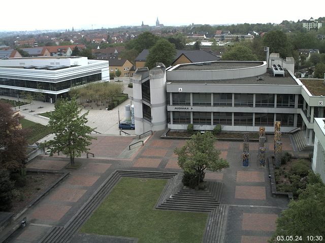 Foto der Webcam: Verwaltungsgebäude, Innenhof mit Audimax, Hörsaal-Gebäude 1