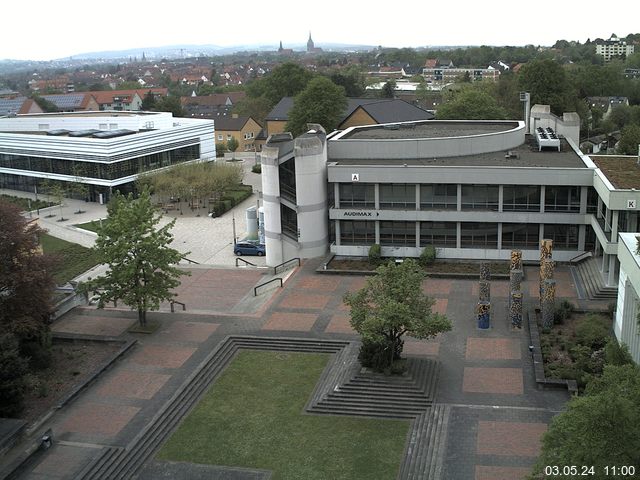 Foto der Webcam: Verwaltungsgebäude, Innenhof mit Audimax, Hörsaal-Gebäude 1