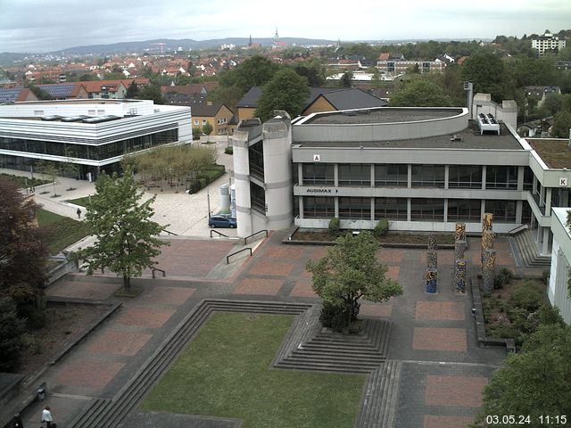 Foto der Webcam: Verwaltungsgebäude, Innenhof mit Audimax, Hörsaal-Gebäude 1