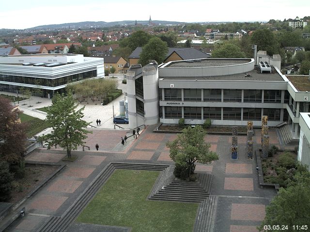 Foto der Webcam: Verwaltungsgebäude, Innenhof mit Audimax, Hörsaal-Gebäude 1