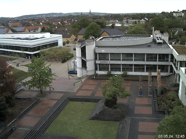 Foto der Webcam: Verwaltungsgebäude, Innenhof mit Audimax, Hörsaal-Gebäude 1