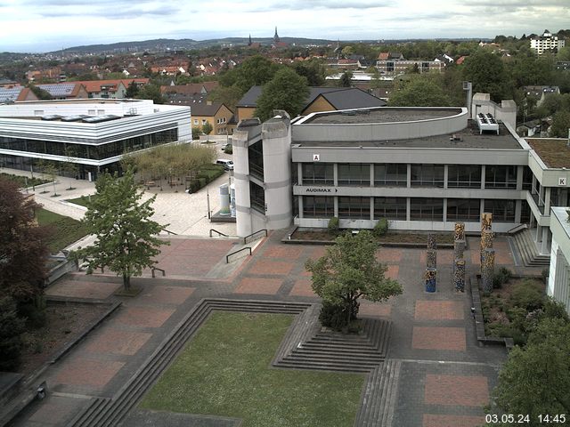 Foto der Webcam: Verwaltungsgebäude, Innenhof mit Audimax, Hörsaal-Gebäude 1